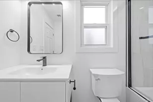 200 Irish Ln, Islip Terrace, NY 11752 - Photo 32