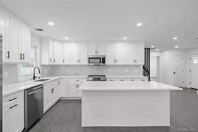 200 Irish Lane, Islip Terrace, NY 11752 - Photo 10