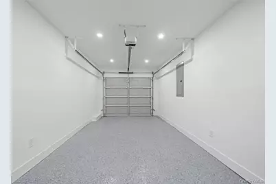 200 Irish Lane, Islip Terrace, NY 11752 - Photo 16