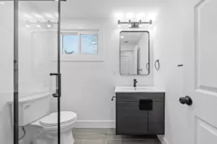 200 Irish Ln, Islip Terrace, NY 11752 - Photo 18