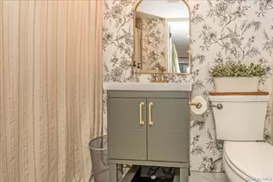 79 N Cedar St, Massapequa, NY 11758 - Photo 24