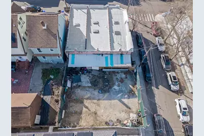 10601 Liverpool Street, Jamaica, NY 11435 - Photo 20