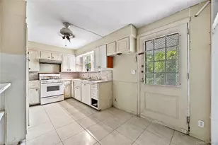 52-06 Bowne St, Flushing, NY 11355 - Photo 8