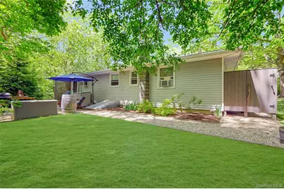 340 Pine Road, Southold, NY 11971 - Photo 16