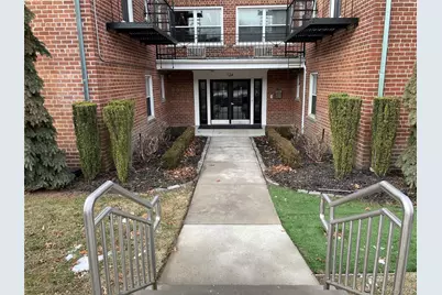 124 S Park Avenue #1-Q, Rockville Centre, NY 11570 - Photo 2