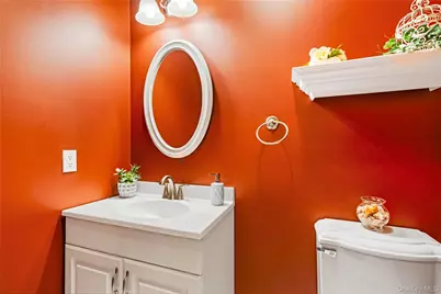 5 Newcastle Court, Riverhead, NY 11901 - Photo 22