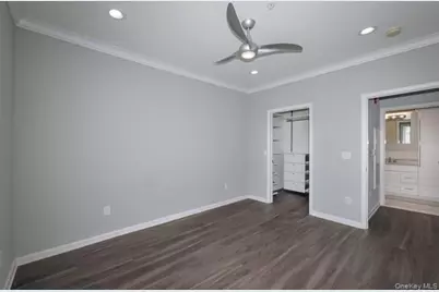 1 Charles Pond Drive #05-522, Coram, NY 11727 - Photo 8