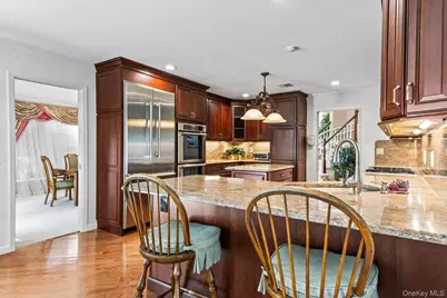 77 The Woods, Commack, NY 11725 - Photo 10