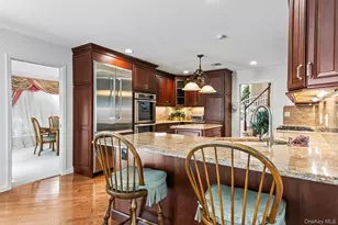 77 The Woods, Commack, NY 11725 - Photo 10