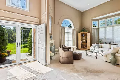 77 The Woods, Commack, NY 11725 - Photo 4