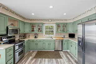 21 Seacliff Ln, Miller Place, NY 11764 - Photo 16