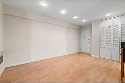 25 Chapel Place #2L, Great Neck, NY 11021 - Photo 4