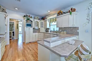 3 Leahs, Smithtown, NY 11787 - Photo 18