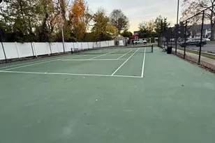 128 Santa Barbara Dr, Plainview, NY 11803 - Photo 22