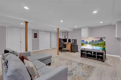 932 Cherry Lane, Floral Park, NY 11001 - Photo 12