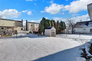 932 Cherry Ln, Floral Park, NY 11001 - Photo 20