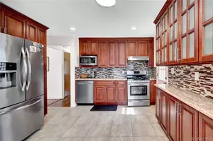 932 Cherry Ln, Floral Park, NY 11001 - Photo 12