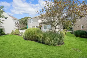 24 Spinnaker Ln, Patchogue, NY 11772 - Photo 10