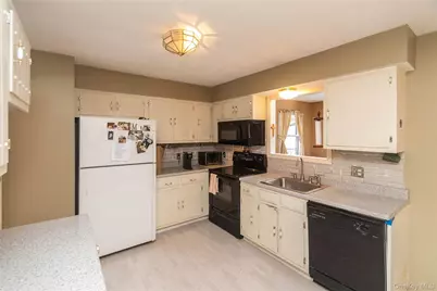 32 Elizabeth Drive, Hopewell Junction, NY 12533 - Photo 20