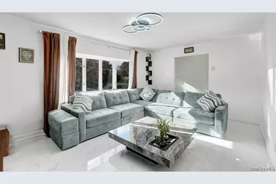 61 S Merrick Road, Massapequa, NY 11758 - Photo 4