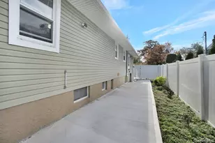 61 S Merrick Rd, Massapequa, NY 11758 - Photo 28