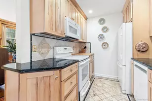 341 Furnace Dock Rd, Cortlandt Manor, NY 10567 - Photo 12