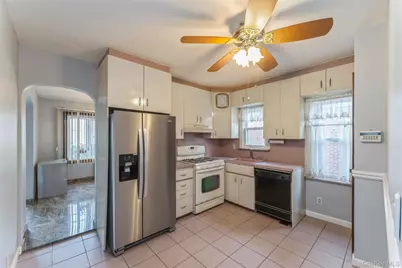 1119 Theodora Street, Franklin Square, NY 11010 - Photo 6