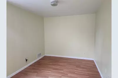 624 Montauk Highway, West Islip, NY 11795 - Photo 18