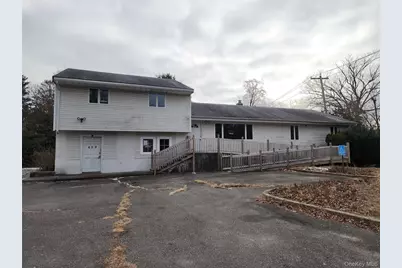 624 Montauk Highway, West Islip, NY 11795 - Photo 2