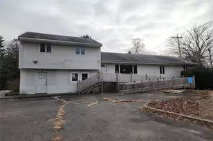 624 Montauk Hwy, West Islip, NY 11795 - Photo 2