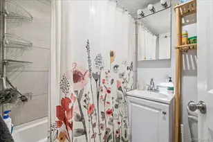 12-10 Plainview Ave, Far Rockaway, NY 11691 - Photo 20