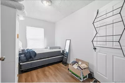 1210 Plainview Avenue, Far Rockaway, NY 11691 - Photo 12