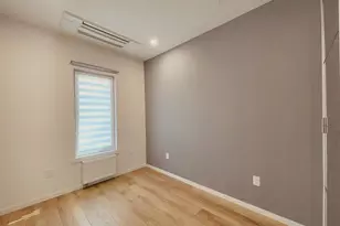 71-53 69th Pl, Glendale, NY 11385 - Photo 8