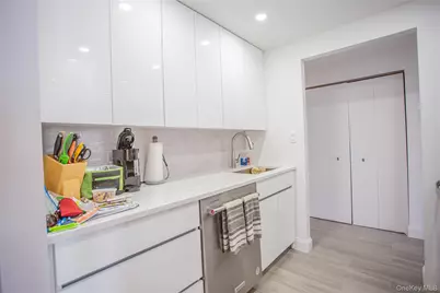 230 W Broadway, Long Beach, NY 11561 - Photo 14