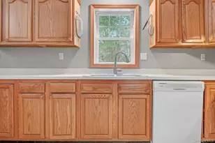 162 Hilltop Dr, Hurley, NY 12443 - Photo 8