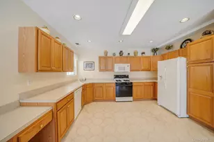 48 Kate Cir, Middle Island, NY 11953 - Photo 10