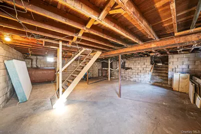 476 Revilo Avenue, Shirley, NY 11967 - Photo 24