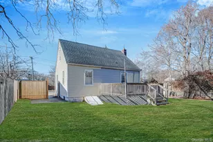 476 Revilo Ave, Shirley, NY 11967 - Photo 6