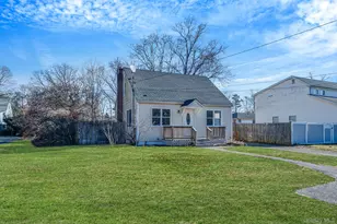 476 Revilo Ave, Shirley, NY 11967 - Photo 2