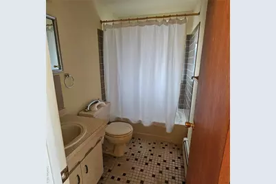 210 S 9th Street, Lindenhurst, NY 11757 - Photo 4