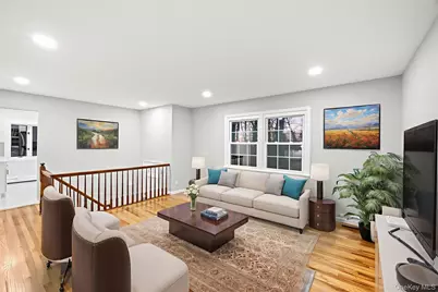 25 Lincoln Avenue, Ronkonkoma, NY 11779 - Photo 8