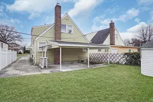 82-68 Little Neck Pkwy, Floral Park, NY 11004 - Photo 6