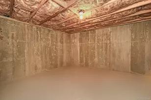 40 Knoll Ln, Levittown, NY 11756 - Photo 20