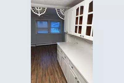 18 Leach Street, Lynbrook, NY 11563 - Photo 4