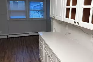 18 Leach St, Lynbrook, NY 11563 - Photo 4