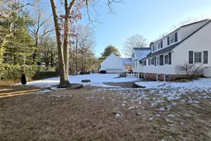 1435 Broadway Ave, Holbrook, NY 11741 - Photo 4