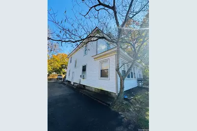 368 Sweezy Avenue, Riverhead, NY 11901 - Photo 2