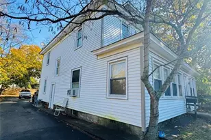 368 Sweezy Ave, Riverhead, NY 11901 - Photo 2