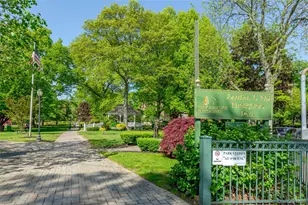 25 Park Pl, Great Neck, NY 11021 - Photo 18