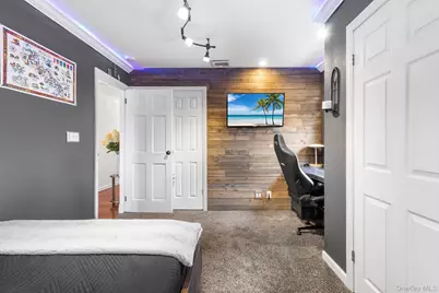 44 Colony Lane, Syosset, NY 11791 - Photo 20